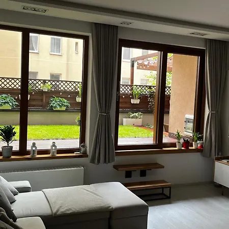 Panoramiczne Studio Z Widokiem Na Ogrod *