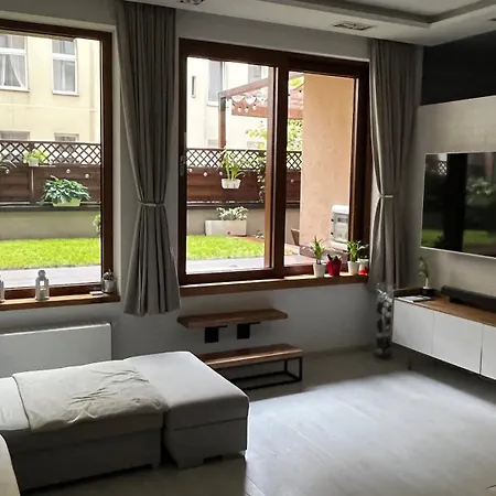Panoramiczne Studio Z Widokiem Na Ogrod Poznań