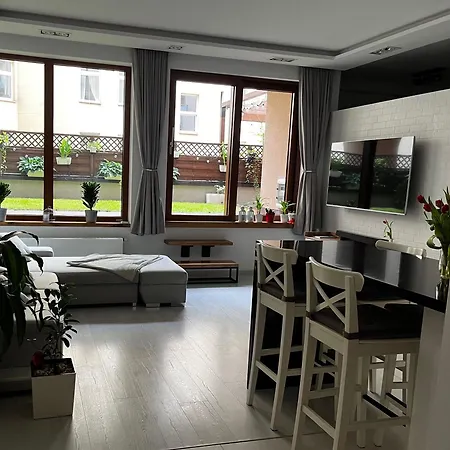 Panoramiczne Studio Z Widokiem Na Ogrod